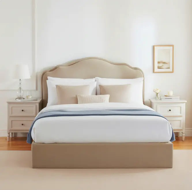 Classic Camel back bed