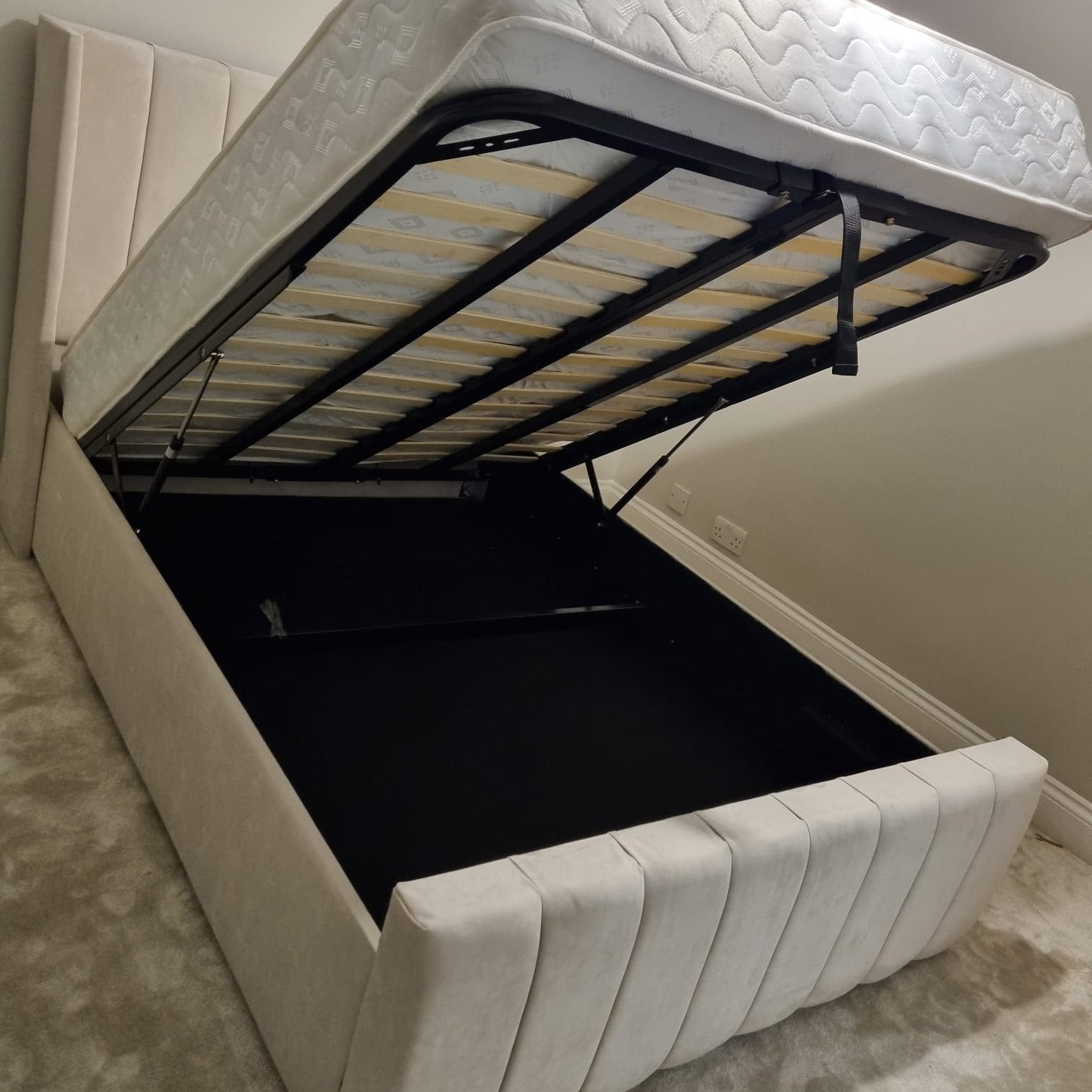 wing bed  - Wingback bed