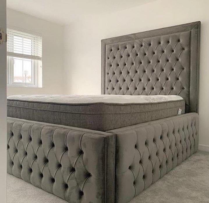 Alaina Border Upholstery Bed