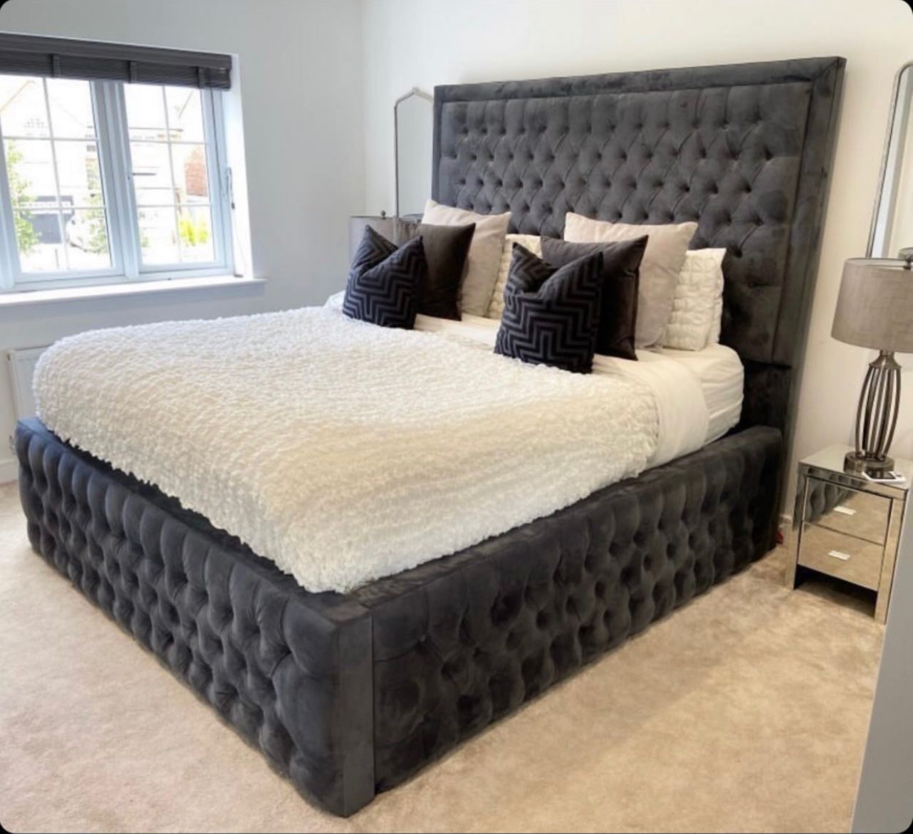 Black Alaina Border Upholstery Bed